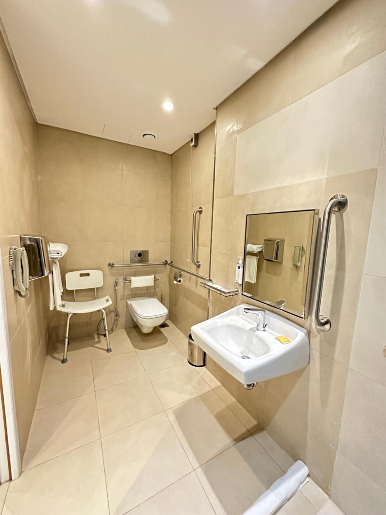 Centro Shaheen Jeddah By Rotana Exterior photo